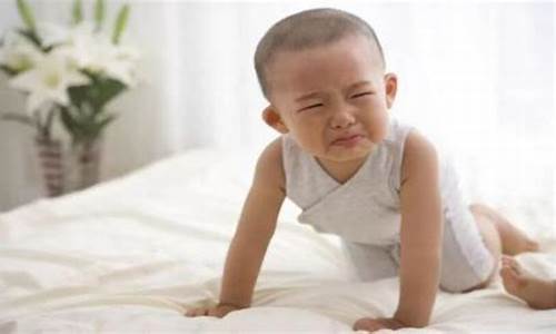 宝宝发烧手脚冰烫头很烫怎么回事_婴儿发烧手脚冰凉头很烫什么原因